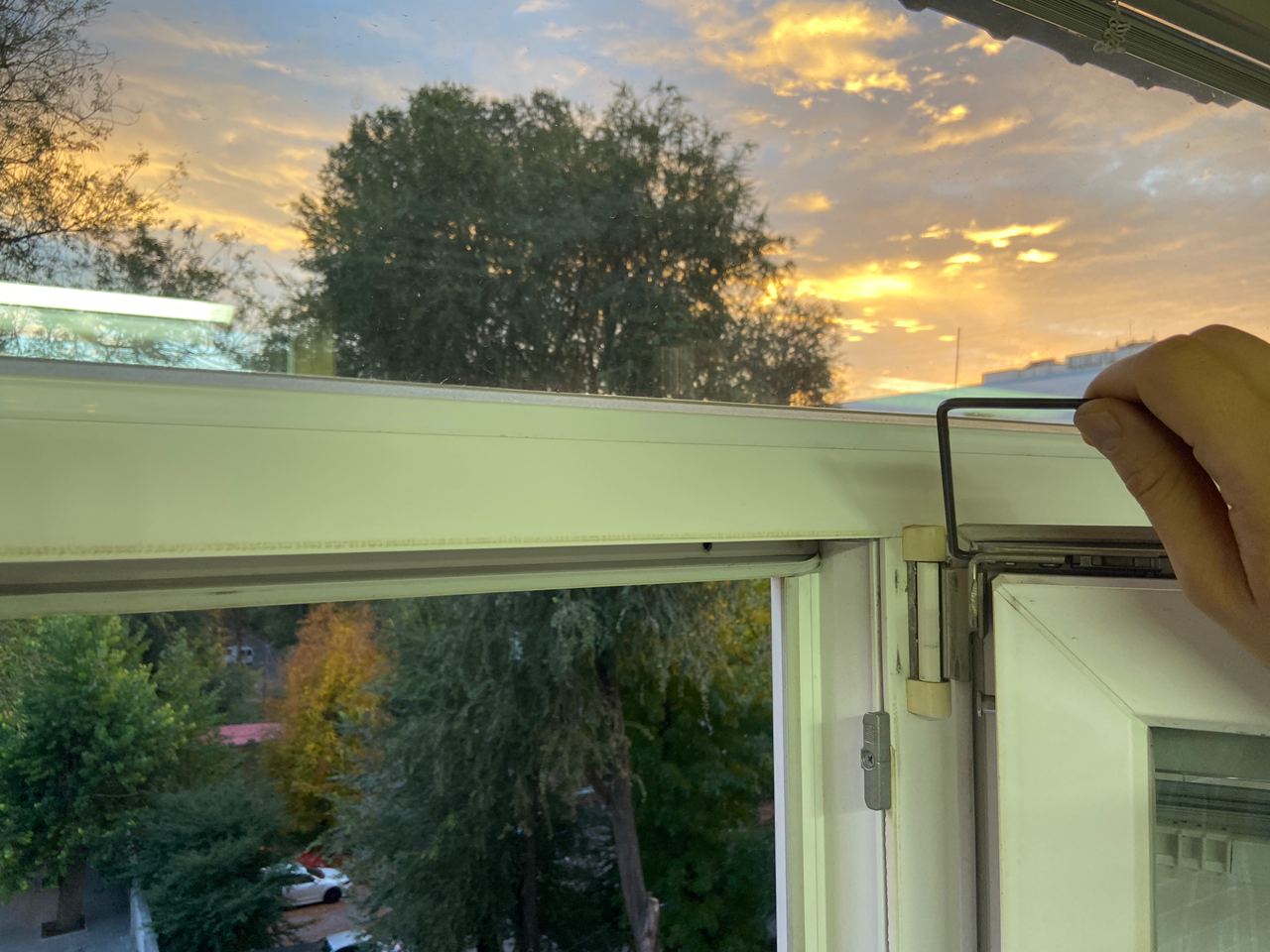 Регулировка окон и дверей в Днепре | Цена от 150 грн